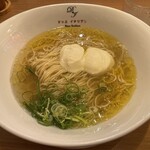 黄金の塩らぁ麺 ドゥエイタリアン - 