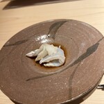 Sushi Yoshimasa - 辛味大根を乗せたお刺身