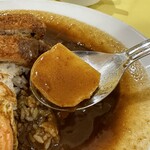 キッチンヨッチ - カツカレー、目玉焼き乗せ