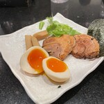 青山焼鳥倶楽部 昼の部 らーめん・つけ麺屋 - 