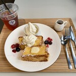 花重谷中茶屋 - 花重フレンチ・トーストとアイス・ティー