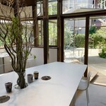 花重谷中茶屋 - 登録有形文化財の歴史ある建物をモダンにリノベーションしたカフェ