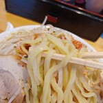 Menya Takashi - 特注太麺をリフト