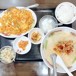 龍泉 - 料理写真:エビと玉子のチリソース定食　980円