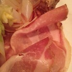 ブリッカ - 金田シェフ自らが旬の素材で仕込む燻製肉や生ハムの味は絶品