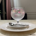 プチレストラン ブーケ・ド・フランス - 蝦夷鮑と蓴菜と岩海蘊を昆布出汁とトマトのエキスジュレとともに