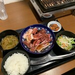 肉のよいち - ハラミ＆カルビ定食　¥1150(税込)
