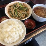 大龍飯店 - 大龍　肉野菜炒めのランチ