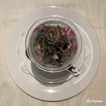 プチレストラン ブーケ・ド・フランス - 蝦夷鮑と蓴菜と岩海蘊を昆布出汁とトマトのエキスジュレとともに