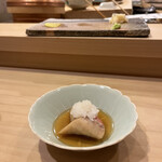 Sushidokoro Sumire - 金目鯛の煮付け。お出汁と鬼おろしでさっぱりといただきます✩.*˚
