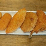 ディオ - 牛コロッケ、うずら玉子串フライ、白身フライ、かにクリームコロッケ、アジフライ、メンチカツ 各(税抜)45円 ② (2023.07.26)