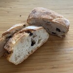 Boulangerie Auvergne - 三色豆のリュスティック　断面