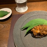 アカ - 馬肉とエゴマの葉、大葉