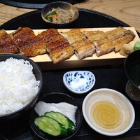 うなぎ 四代目 菊川 グローバルゲート店 - 食べ比べ御膳