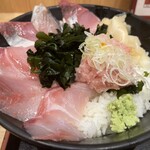 魚がし食堂　中央市場店 - 海鮮フライ盛りと海鮮丼(ご飯大) 1350円