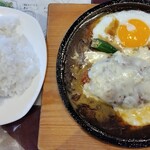 ビストロ あおやぎ - 料理写真:スペシャルチーズハンバーグ