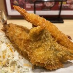 魚がし食堂　中央市場店 - 海鮮フライ盛りと海鮮丼(ご飯大) 1350円