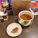 うなぎ屋　たむろ - 骨せんべいと冷たいお茶( ˊ̱˂˃ˋ̱ )