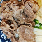 梅田 釜たけうどん - 甘辛く煮たお肉はめっちゃ美味いです！