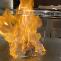 ステーキハウス あづま - フランベ！