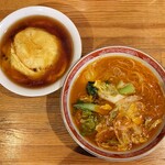 都飯店 - ミニ天津飯 & 四川ラーメン 935円