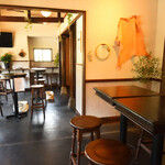 MEAT UP - TV観戦もできるテーブル席