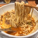 蝋燭屋 - 焼きチーズ麻婆麺倍辛1400円
      痺れ激増し100円