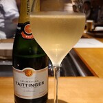 馳走 啐啄一十  - お酒①テタンジェ・ブリュット・レゼルヴNV(シャンパーニュ、フランス)
      葡萄品種:シャルドネ40％、ピノ・ノワール35％、ピノ・ムニエ25％