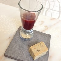 クイントカント - フォアグラ、レモンマルメラータのウエハース、ビーツと雉のカルド