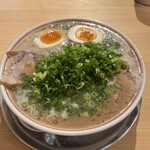 三代目 博多 だるま - チャーシュー麵味玉ネギ