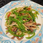 梨園 - 青椒肉絲ハーフ