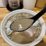 桐麺 - 超濃厚豚骨スープ