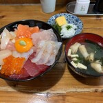 みなと食堂 - 漁師の漬け丼+小鉢+お味噌汁