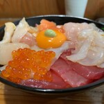 みなと食堂 - 漁師の漬け丼（接写）