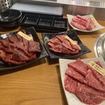 幸せの焼肉食べ放題 かみむら牧場 - 