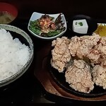 居酒屋あどし - 若鳥の唐揚定食(大盛り、850円)