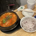 ソウル 味楽苑 - 相方の牡蠣スンドゥブ