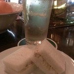 ホワイトラベル - 遅めのスタートで二軒目。