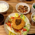 丸の内 タニタ食堂 - 豆腐アボカドハンバーグ定食