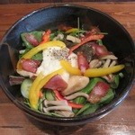 東京うどん 一将 - 焼ききのこのサラダうどん ¥1,200