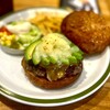 THE BURGER SHOP do - アボカドチーズバーガーにBBQソース、パイナップルを追加