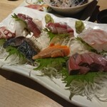 炭火串焼きと野菜巻き 個室居酒屋 吉粋 - 刺身盛り合わせ