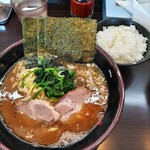 Yokohama Ie Kei Ramen Hide - 