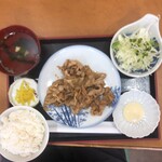 Takeno Shokudou - サービス、豚ショーガ焼き定食720円。通常は750円