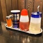 麺や 結 - 卓上調味料