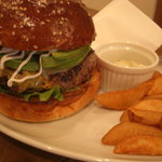 FELLOWS - アボカドチーズバーガー