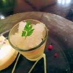 ラバンビーノ - 桃のグラニテとフルーツカクテル。