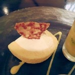 ラバンビーノ - バンビーノロール。スポンジから濃厚なタマゴの黄身の味わいがありました。