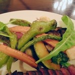 ラバンビーノ - 付け合せの野菜も、とっても力強い感じです。