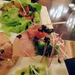 ラバンビーノ - ブリ　バジルのソース。